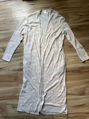 VENUS Light Pink Green and Gray camo cardigan